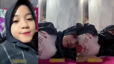Bokep Jilbab Host Bigo Cantik Pamer Toket Gemoy poster