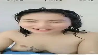 Live Show Cewek Cantik Goyang Erotis Hot poster
